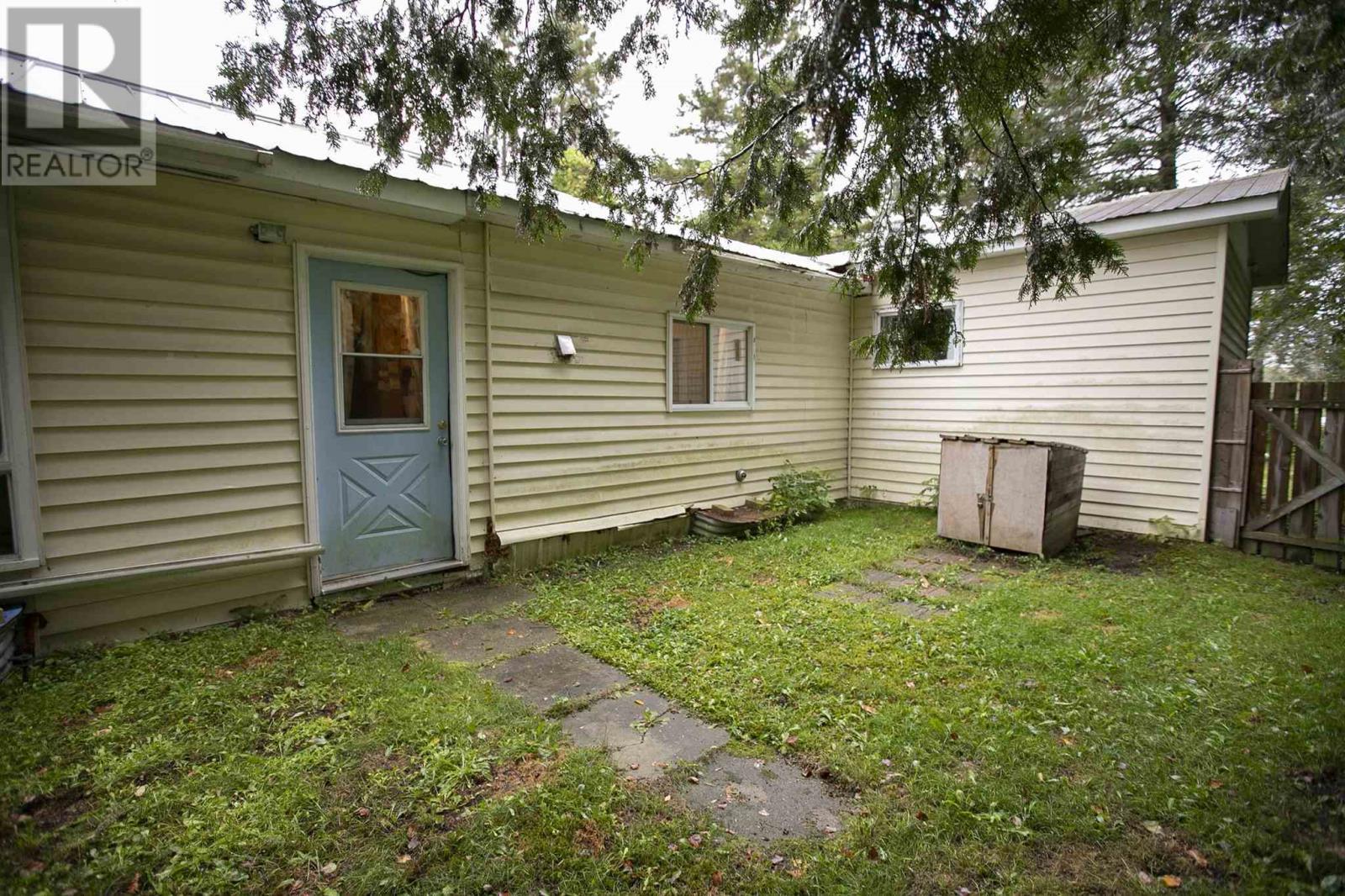 5 Pilgrim St, Bruce Mines, ON