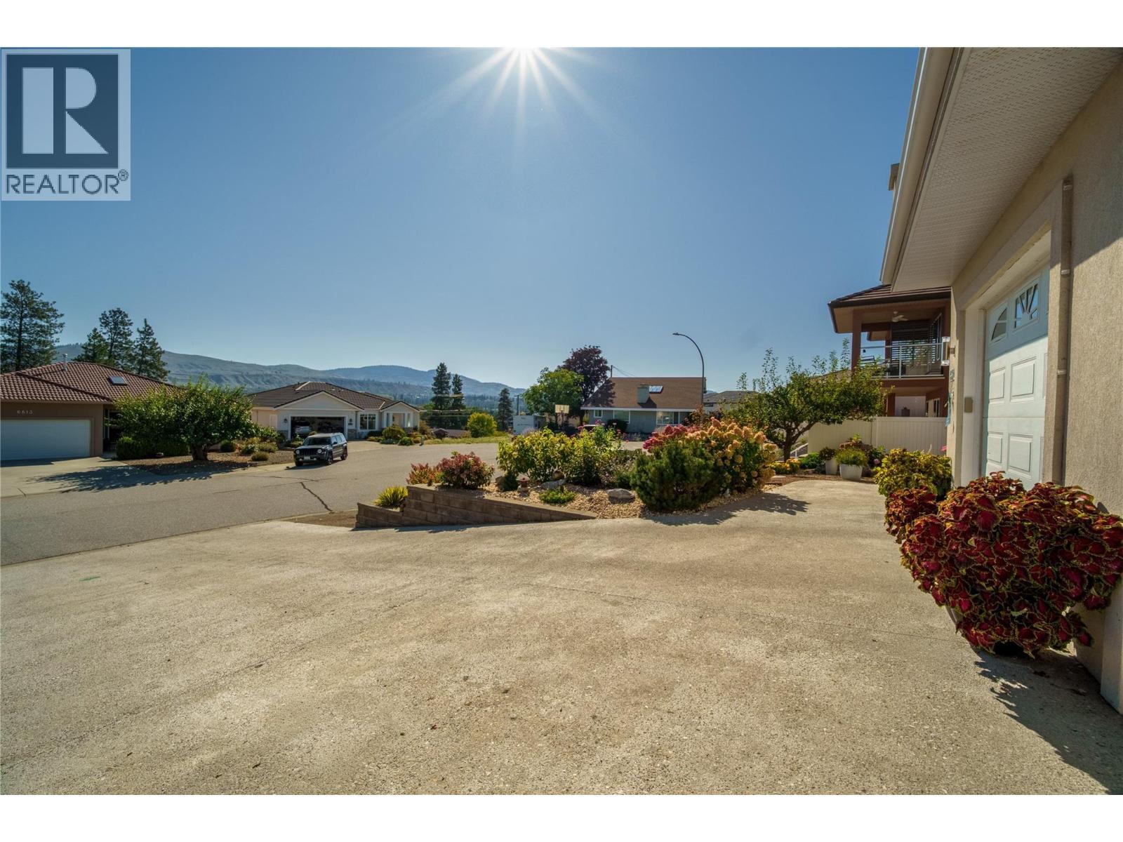 6812 Cabernet Place, Oliver, BC