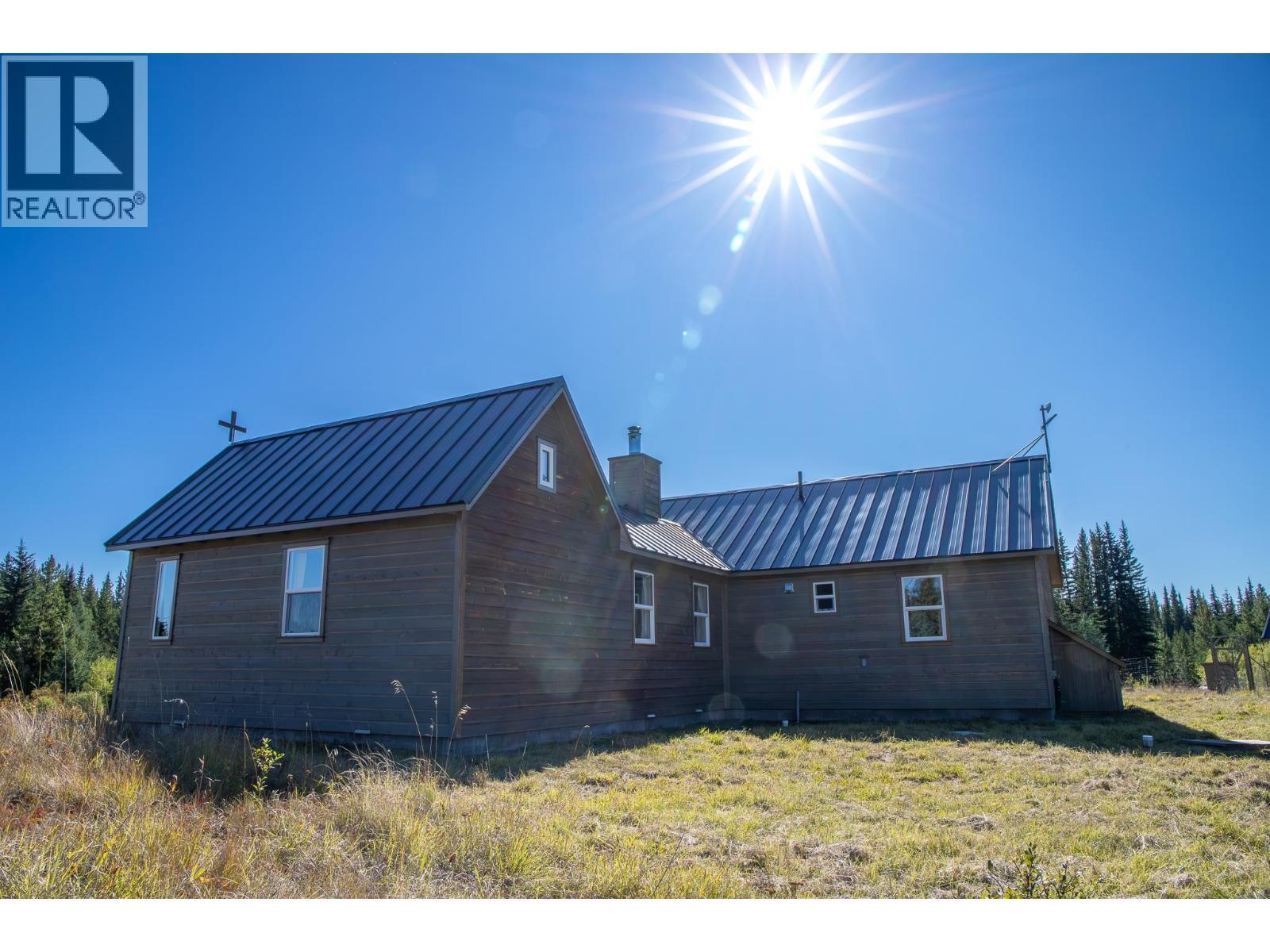 7568 High Country Road, Bridge Lake, BC