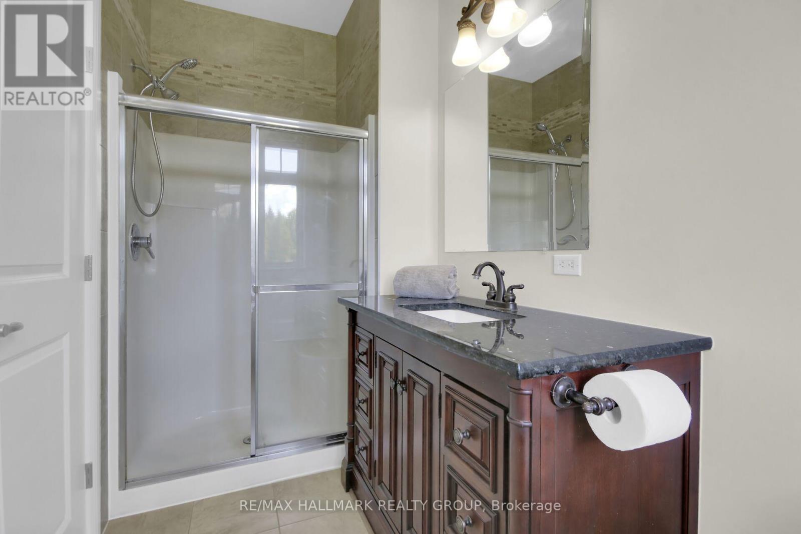 Bedroom 2 ensuite - 7479 Bleeks Road, Ottawa, ON