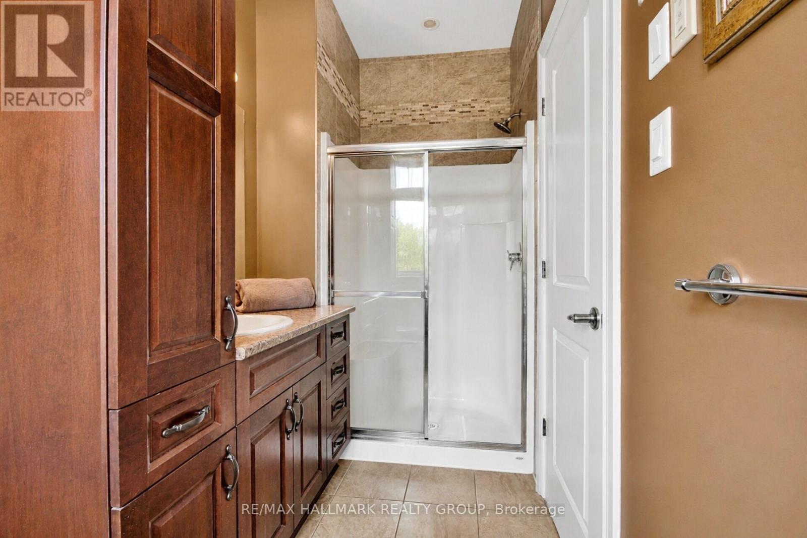 Bedroom 3 ensuite - 7479 Bleeks Road, Ottawa, ON