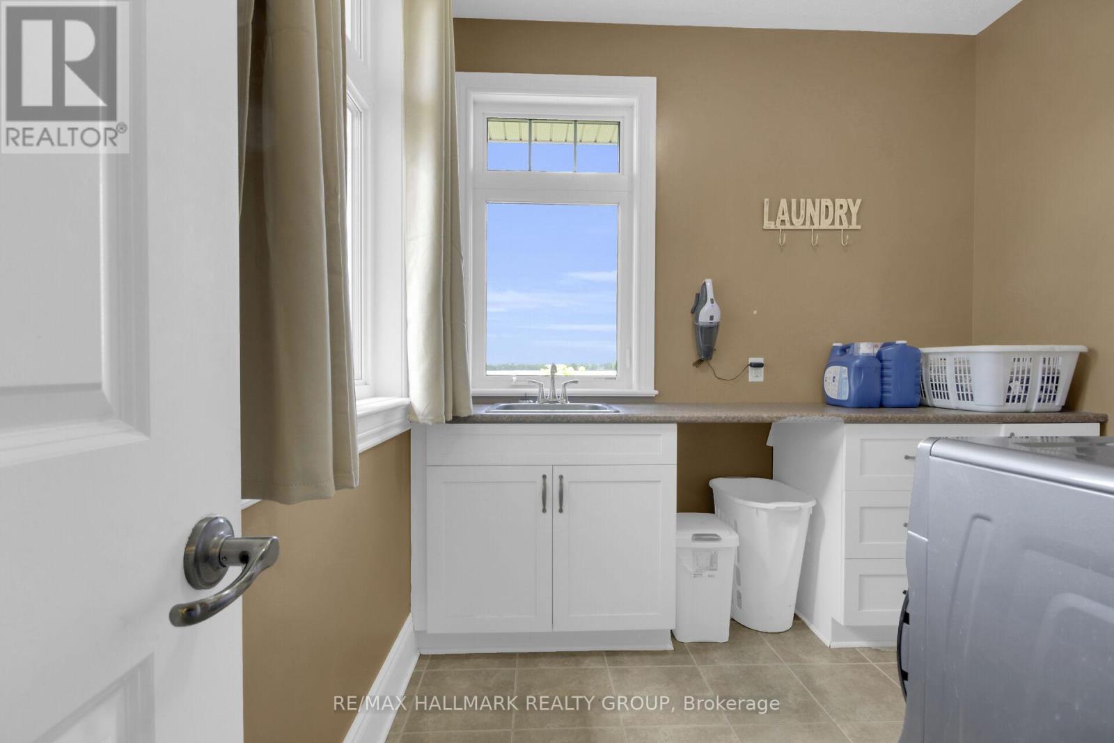 Main floor laundry room - 7479 Bleeks Road, Ottawa, ON