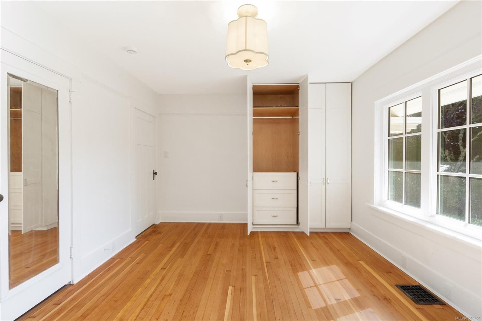 1027 Deal St, Oak Bay, BC
