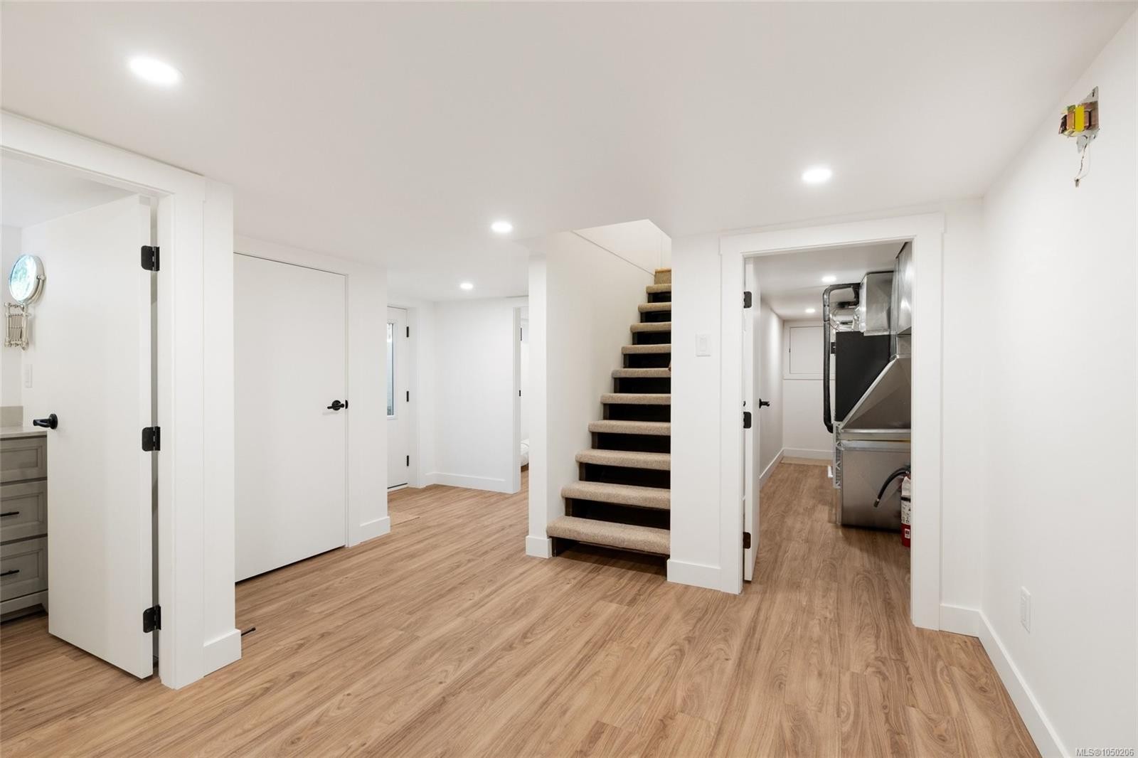 1027 Deal St, Oak Bay, BC