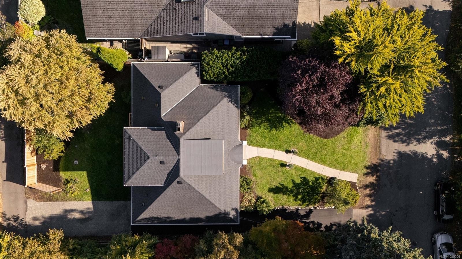 1027 Deal St, Oak Bay, BC