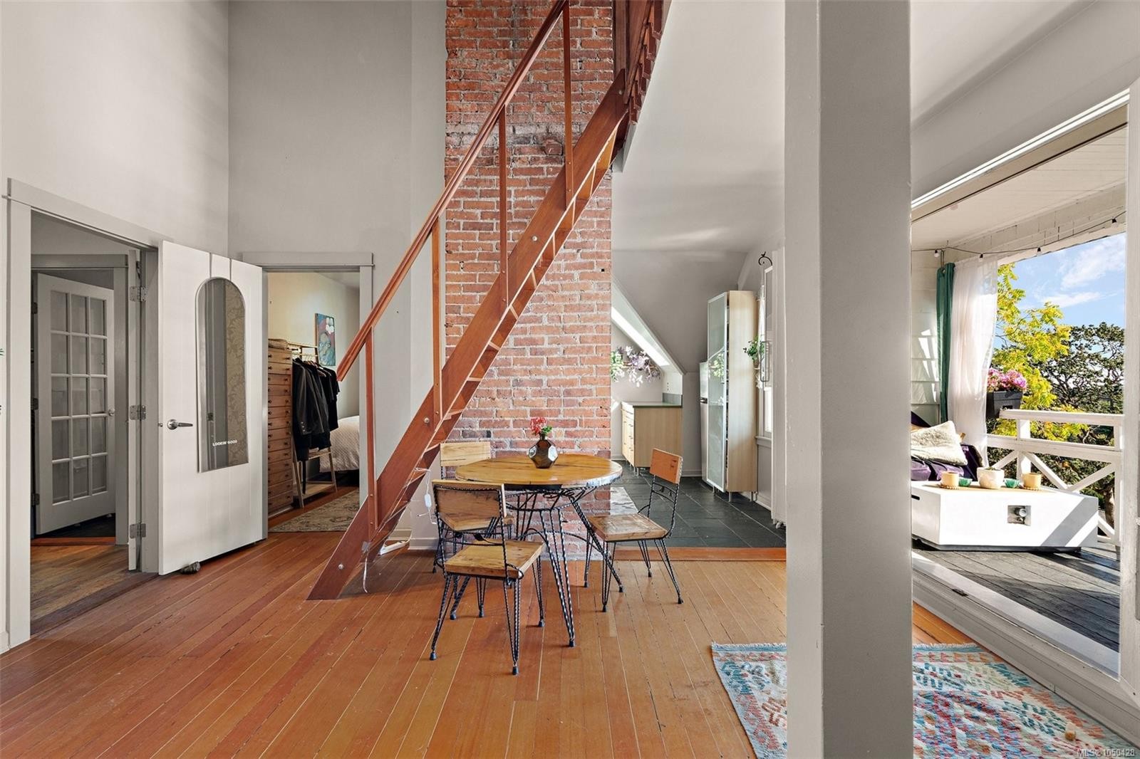 #5-1715 Rockland Ave, Victoria, BC