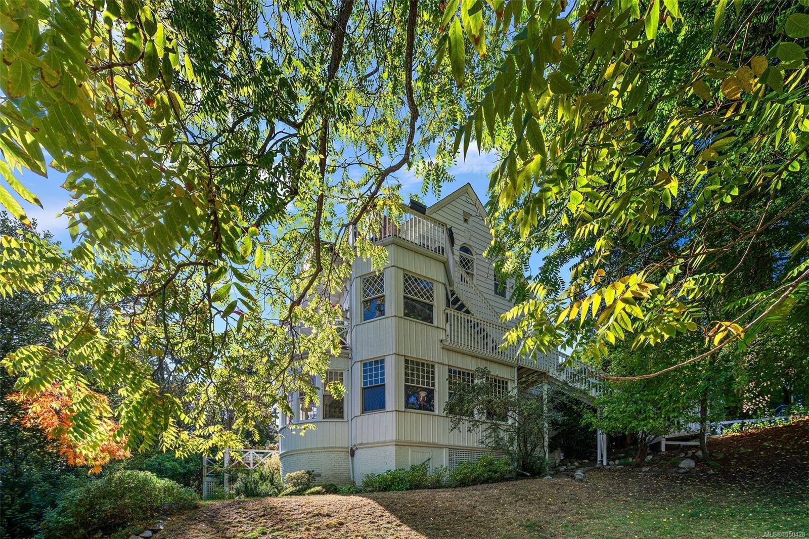 #5-1715 Rockland Ave, Victoria, BC