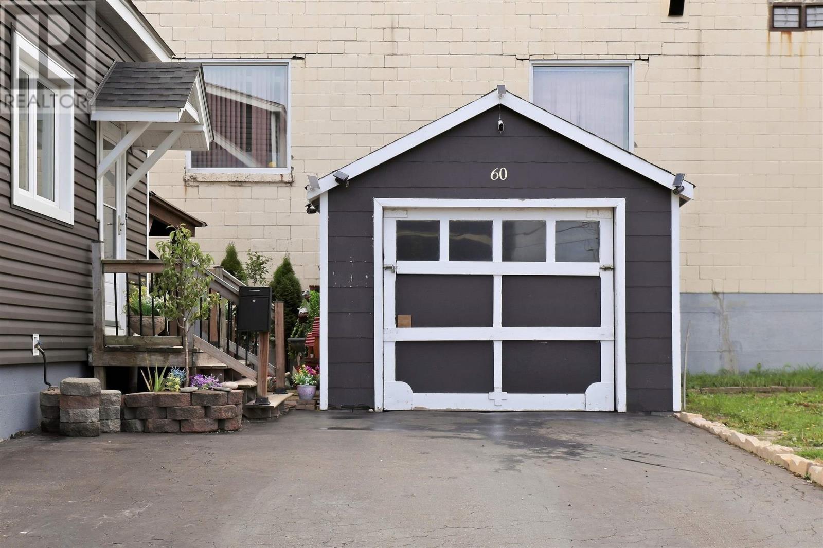 60 Dennis St, Sault Ste. Marie, ON