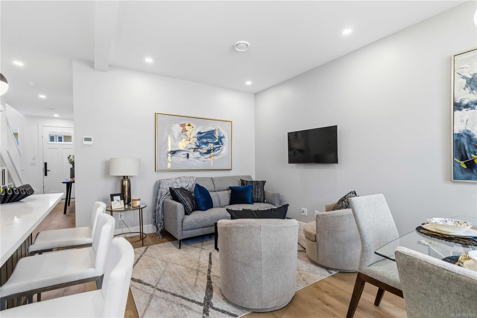 #2-2312 Orchard Ave, Sidney, BC