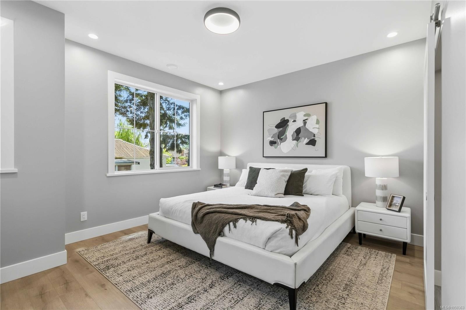#2-2312 Orchard Ave, Sidney, BC