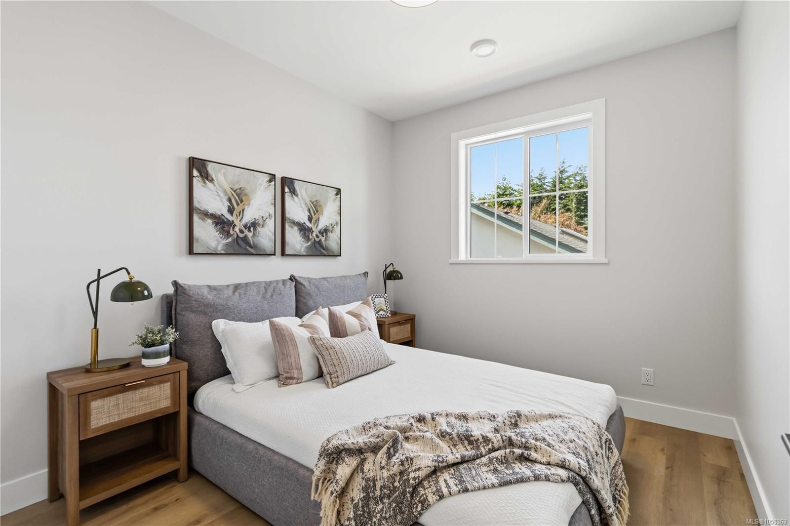 #2-2312 Orchard Ave, Sidney, BC