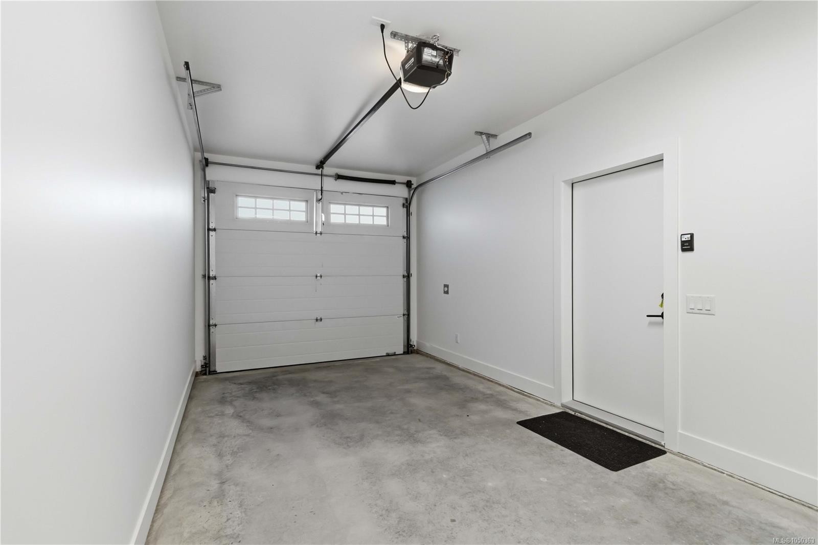 #2-2312 Orchard Ave, Sidney, BC