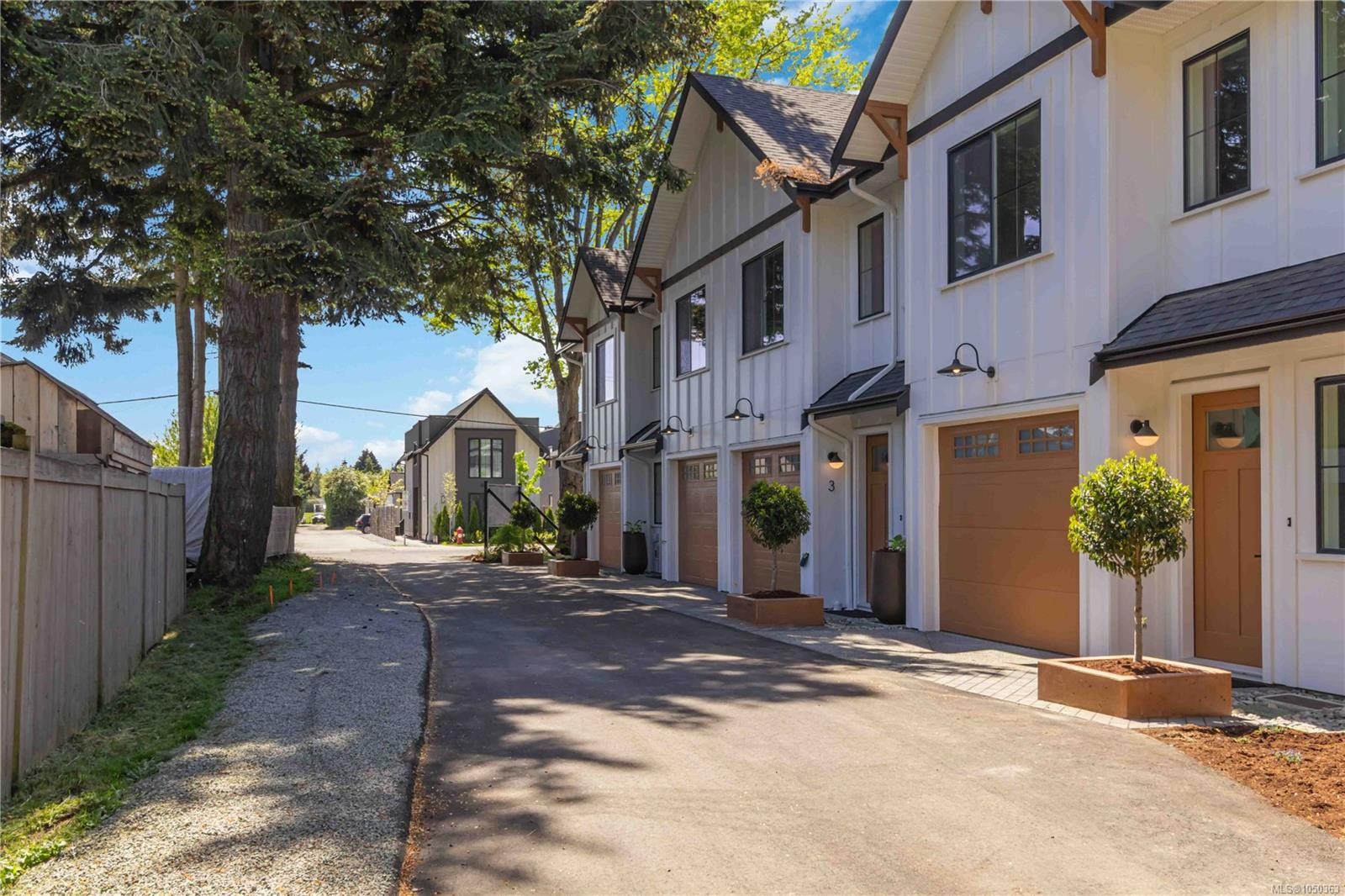 #2-2312 Orchard Ave, Sidney, BC