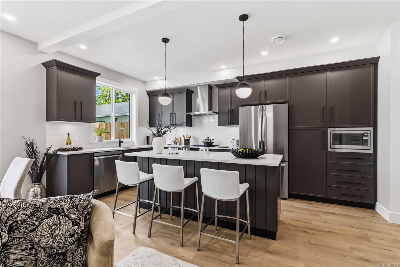 #2-2312 Orchard Ave, Sidney, BC