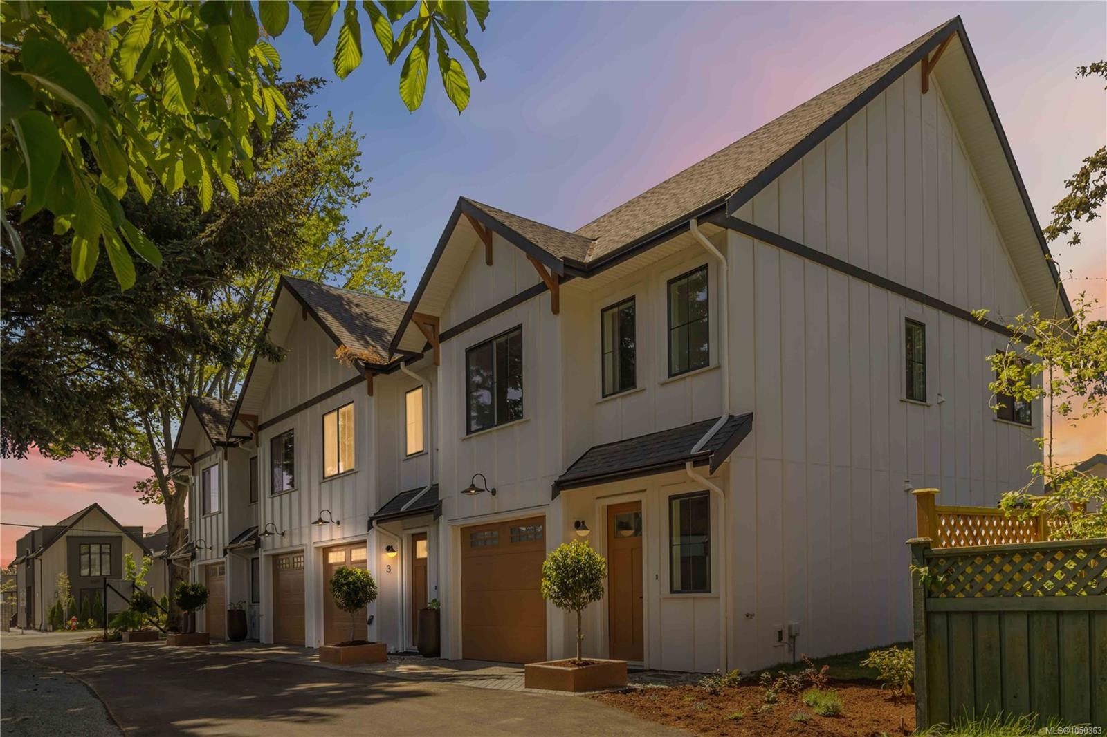 #2-2312 Orchard Ave, Sidney, BC