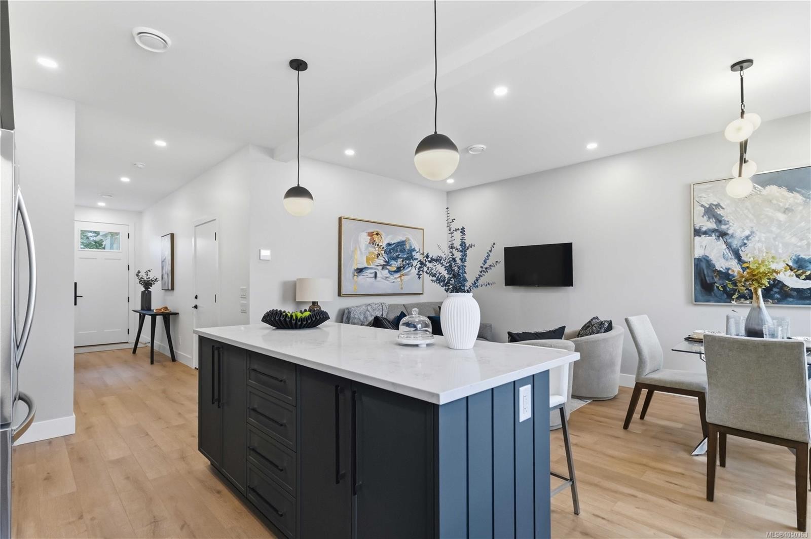 #2-2312 Orchard Ave, Sidney, BC