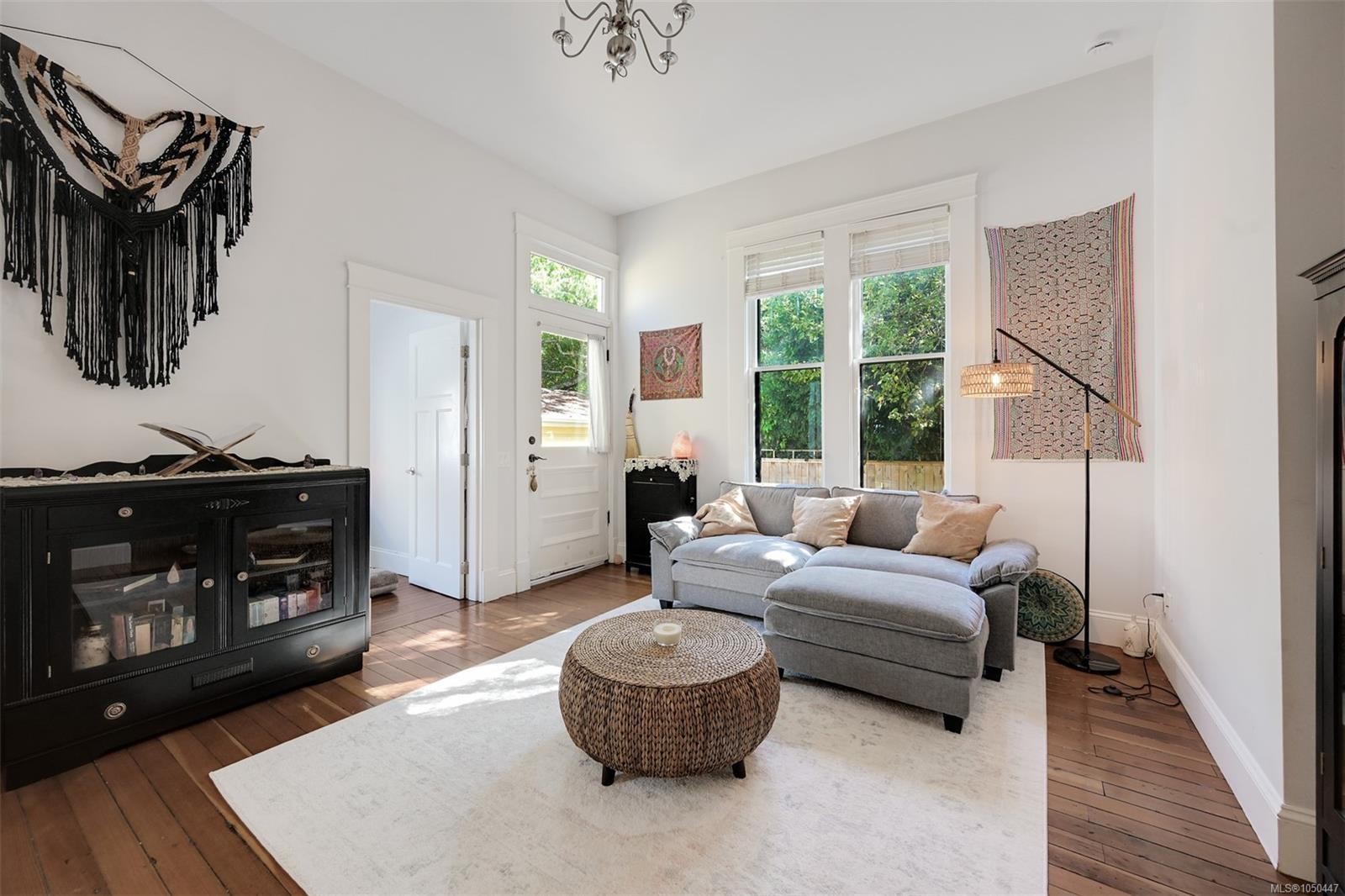 737 Vancouver St, Victoria, BC