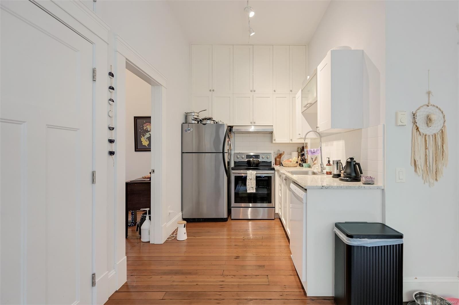 737 Vancouver St, Victoria, BC