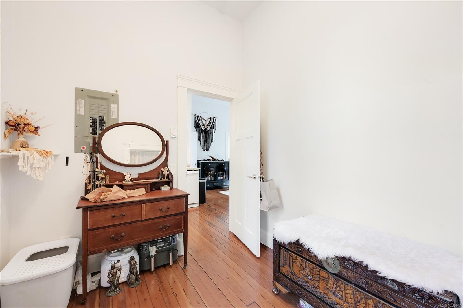 737 Vancouver St, Victoria, BC