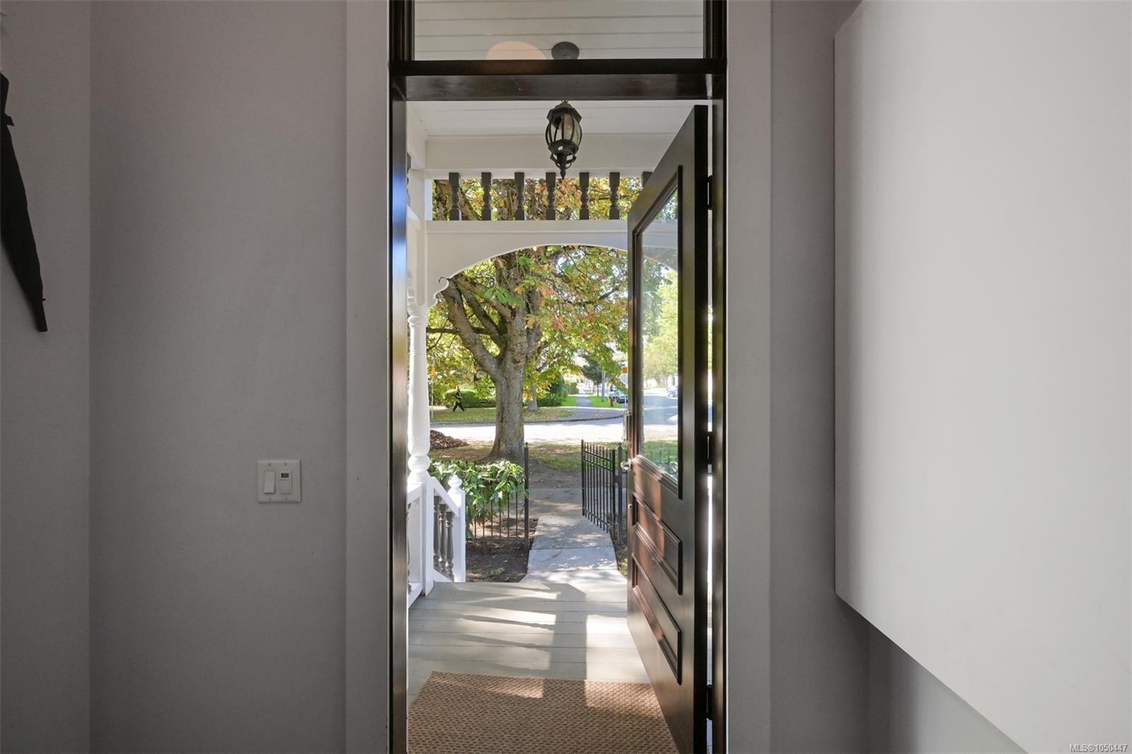 737 Vancouver St, Victoria, BC