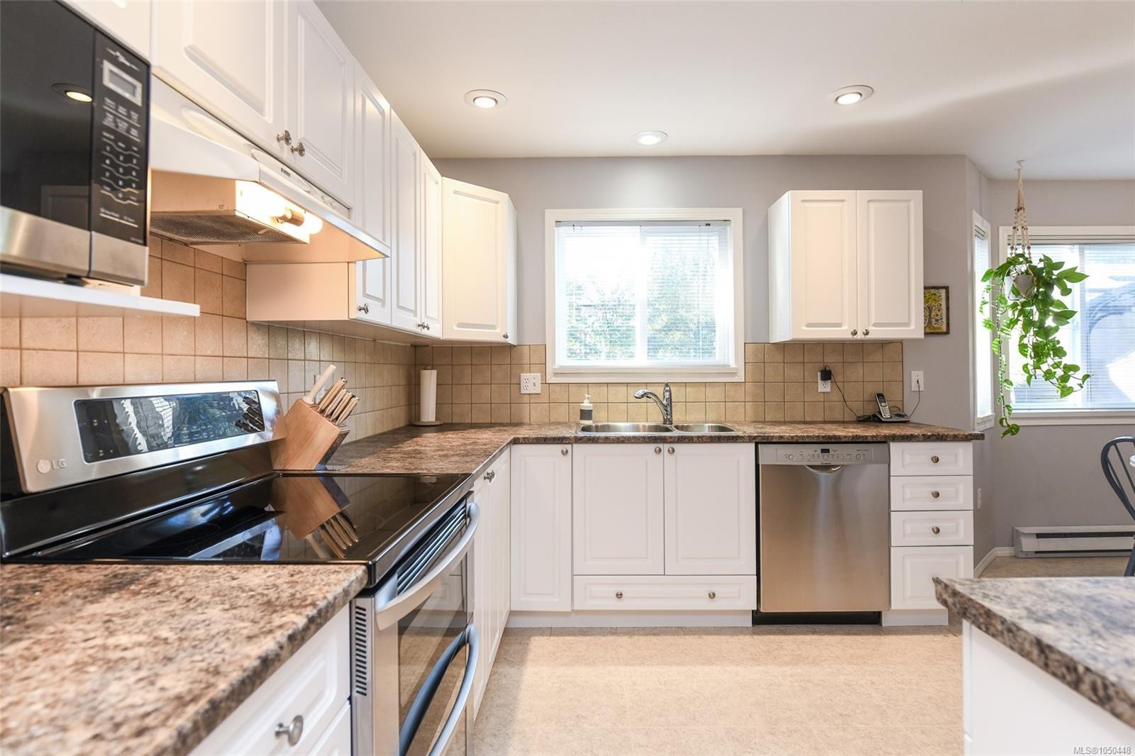 2233 Bolt Ave, Comox, BC