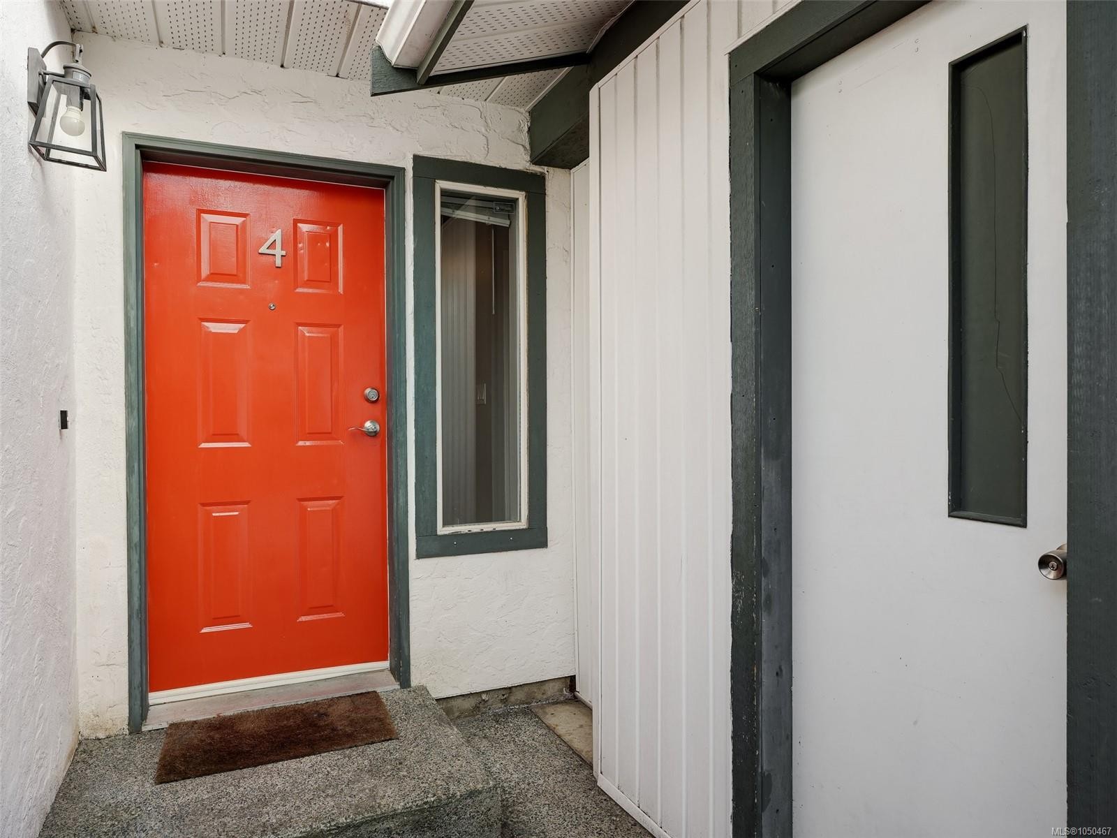 #4-9923 Seventh St, Sidney, BC