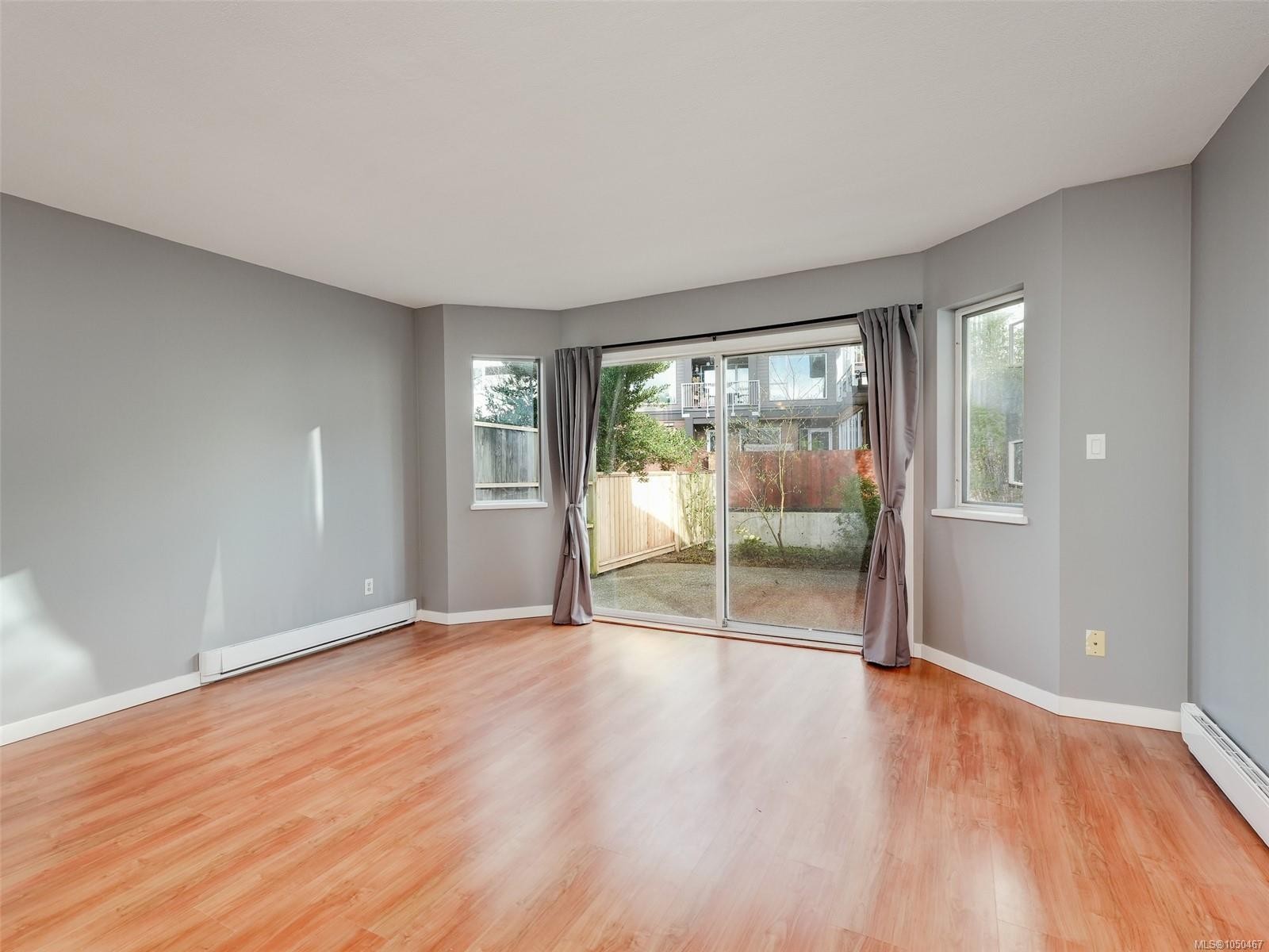 #4-9923 Seventh St, Sidney, BC