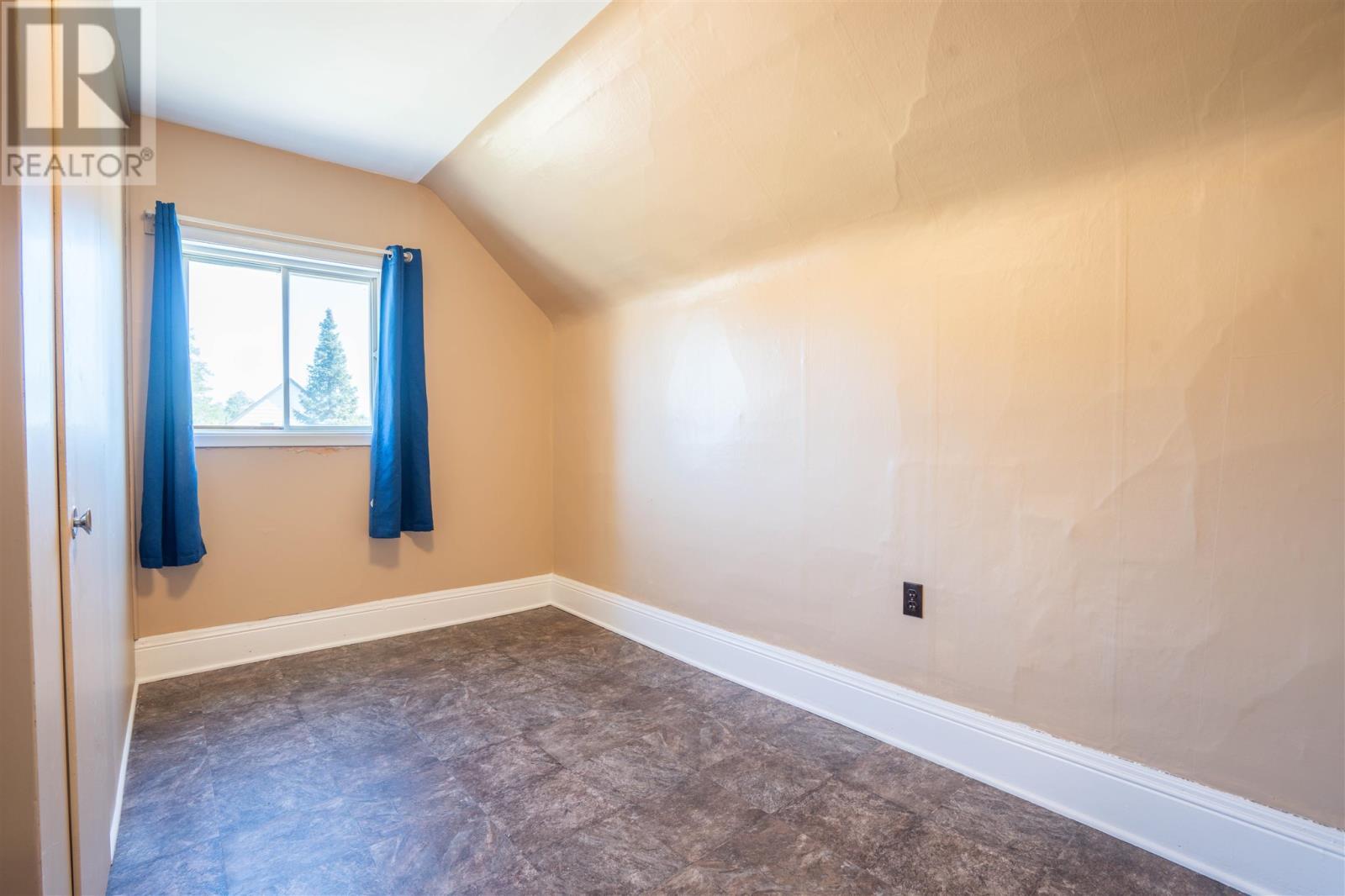 225 Beverley St, Sault Ste Marie, ON
