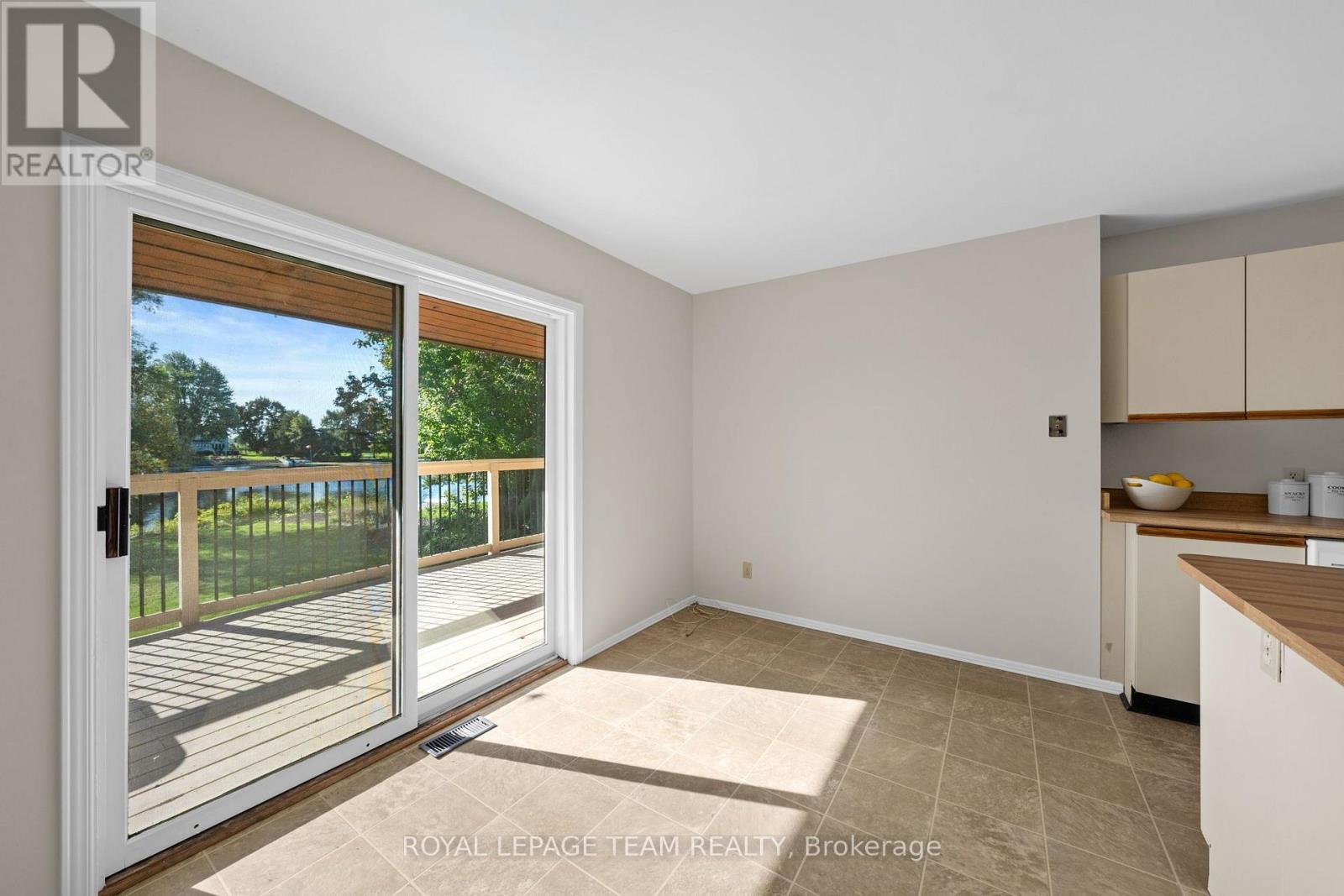 6591 Marina Drive, Ottawa, ON