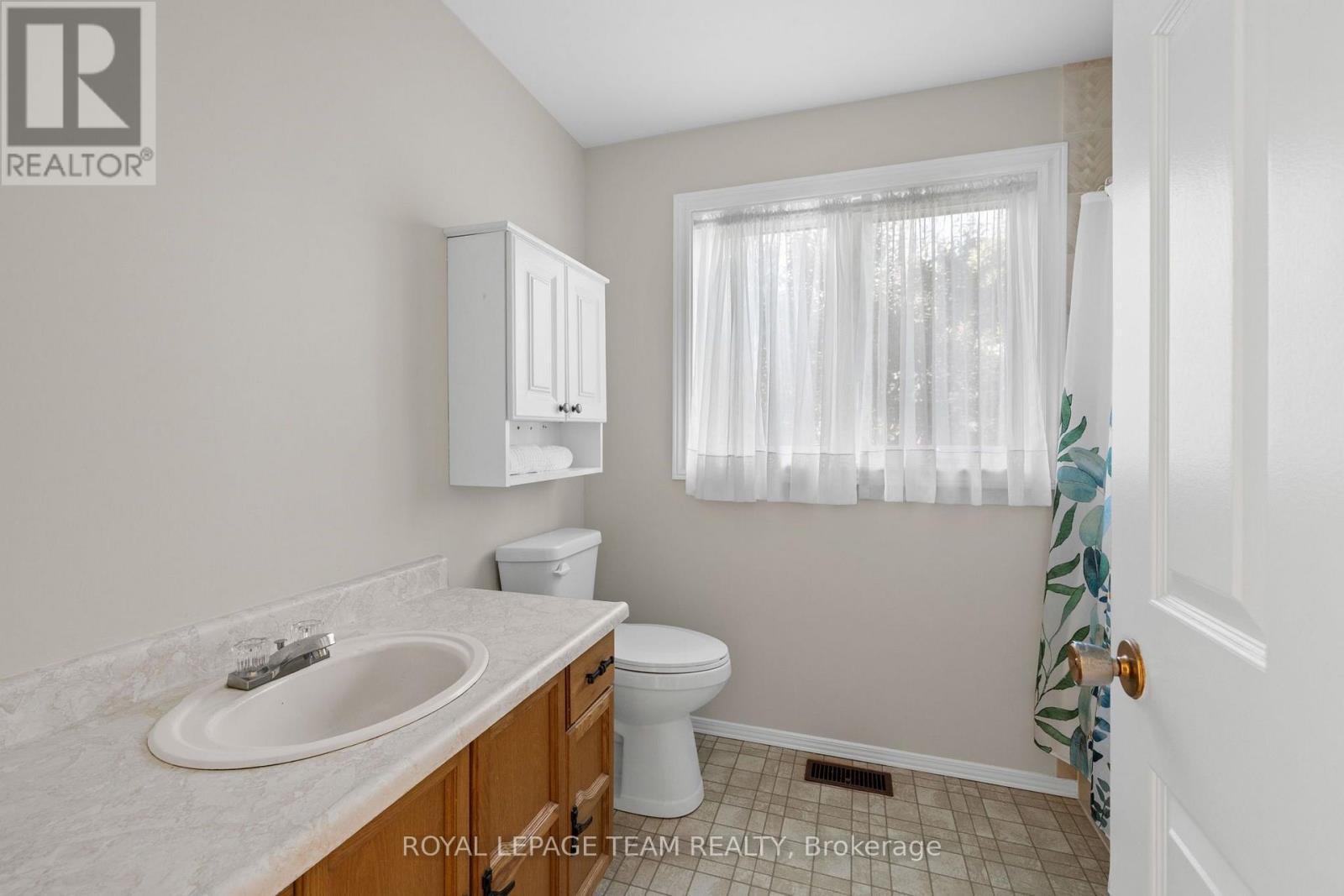6591 Marina Drive, Ottawa, ON