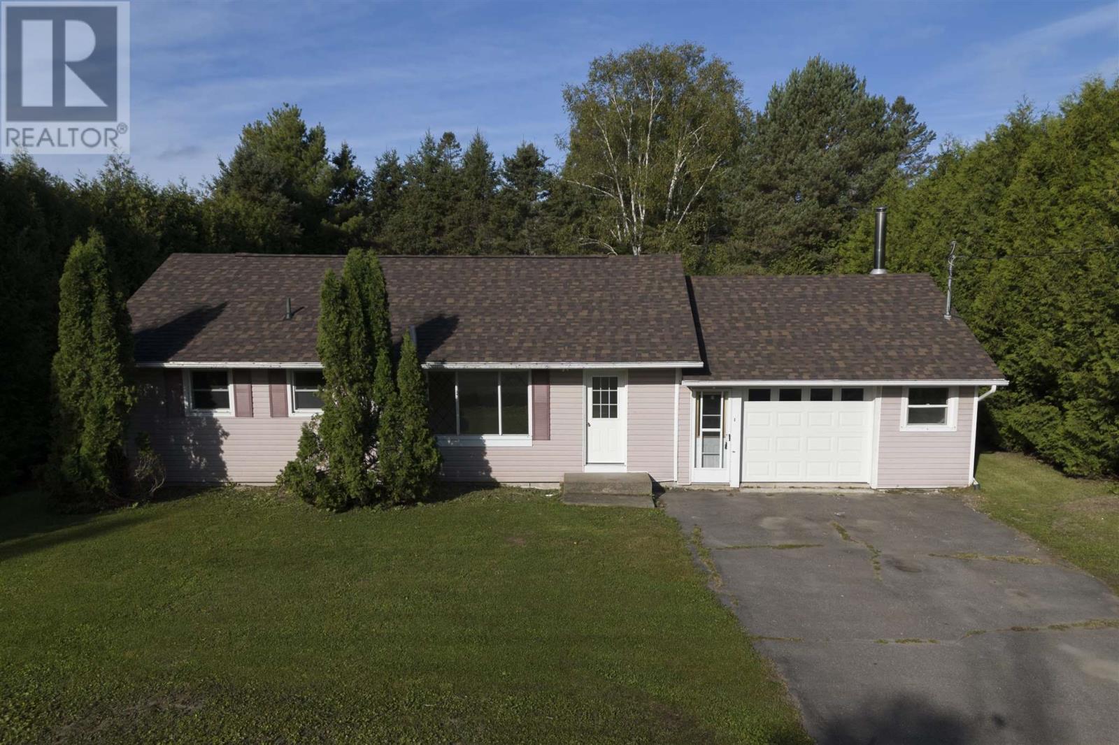 17 Prout St, Bruce Mines, ON