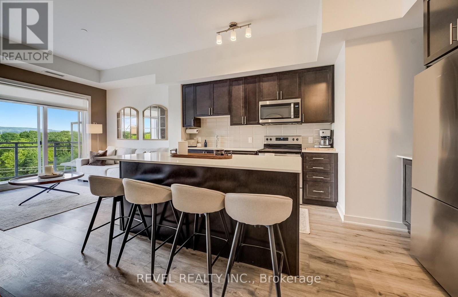 614 - 320 Plains Road E, Burlington, ON