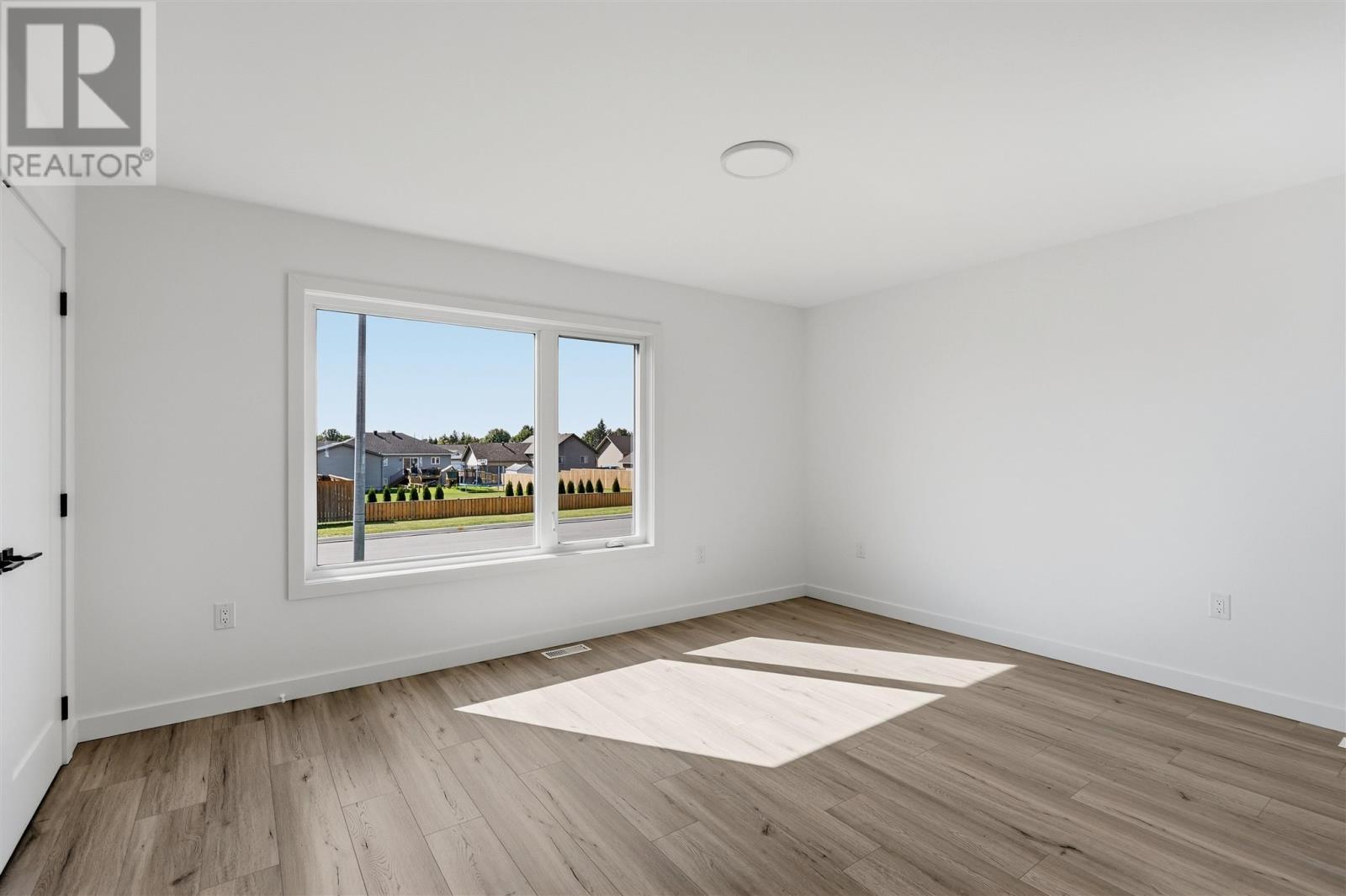 215 Greenfield Dr, Sault Ste. Marie, ON