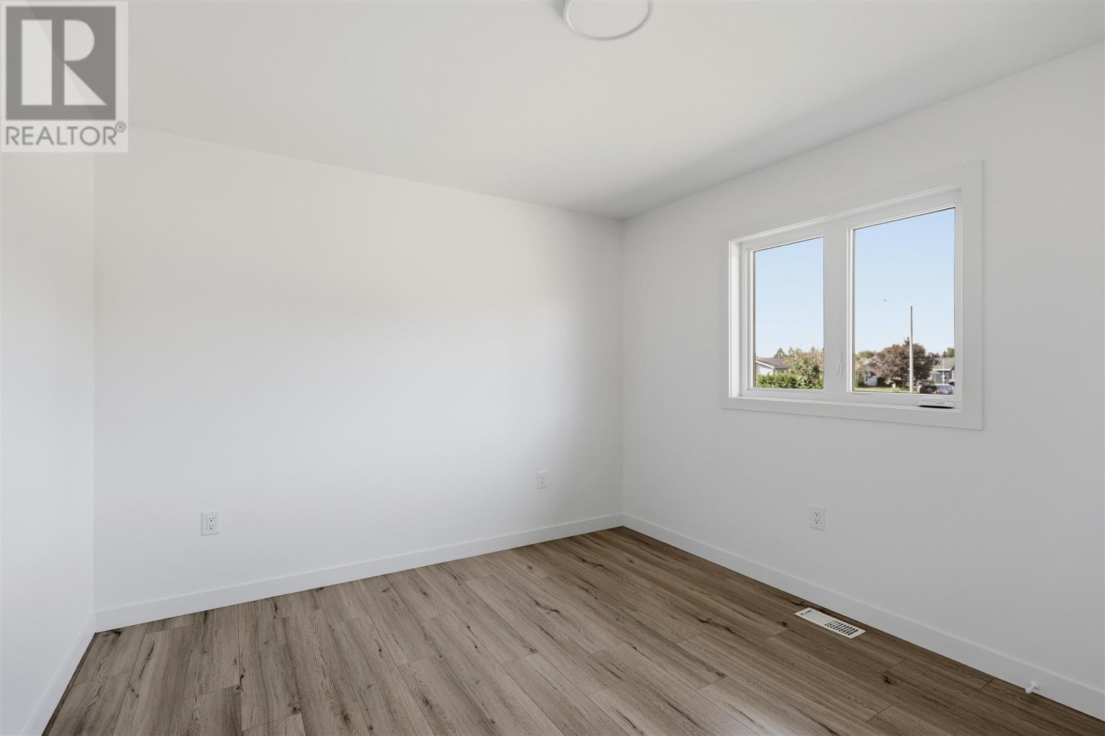 215 Greenfield Dr, Sault Ste. Marie, ON