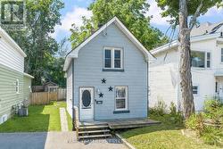 390 MILDRED STREET Midland, ON L4R 3R6