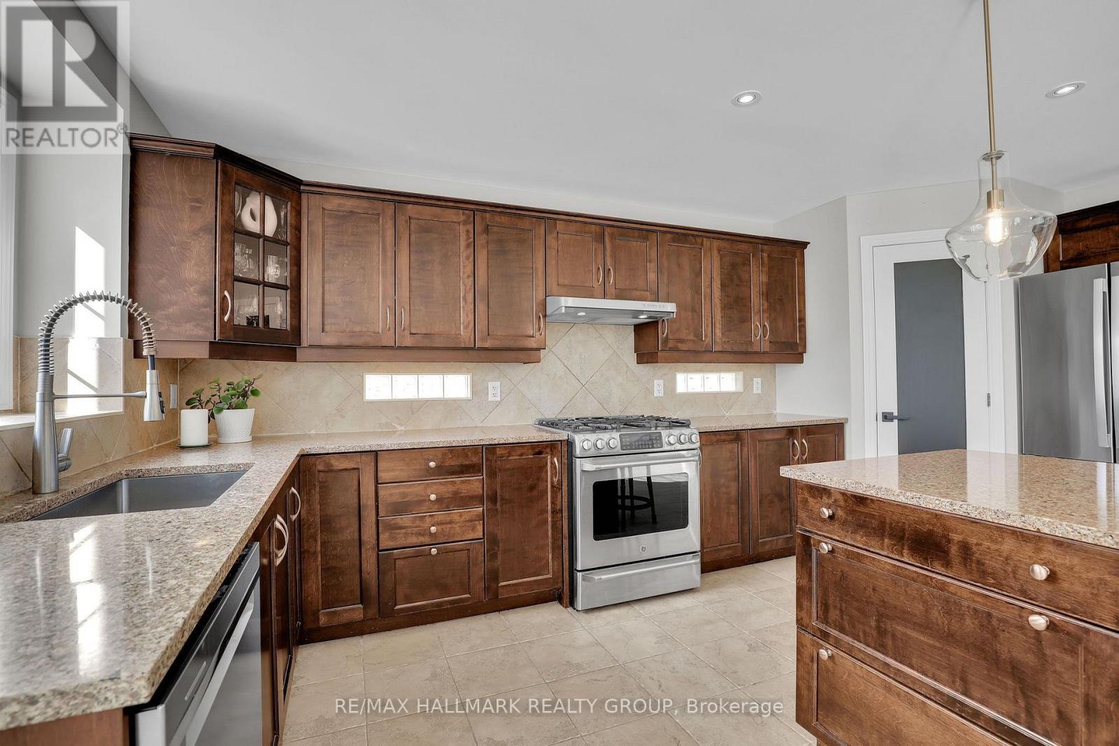 56 Golflinks Drive, Ottawa, ON