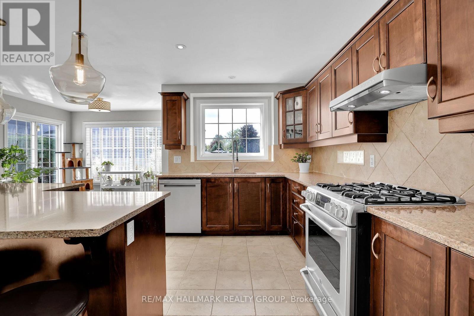 56 Golflinks Drive, Ottawa, ON