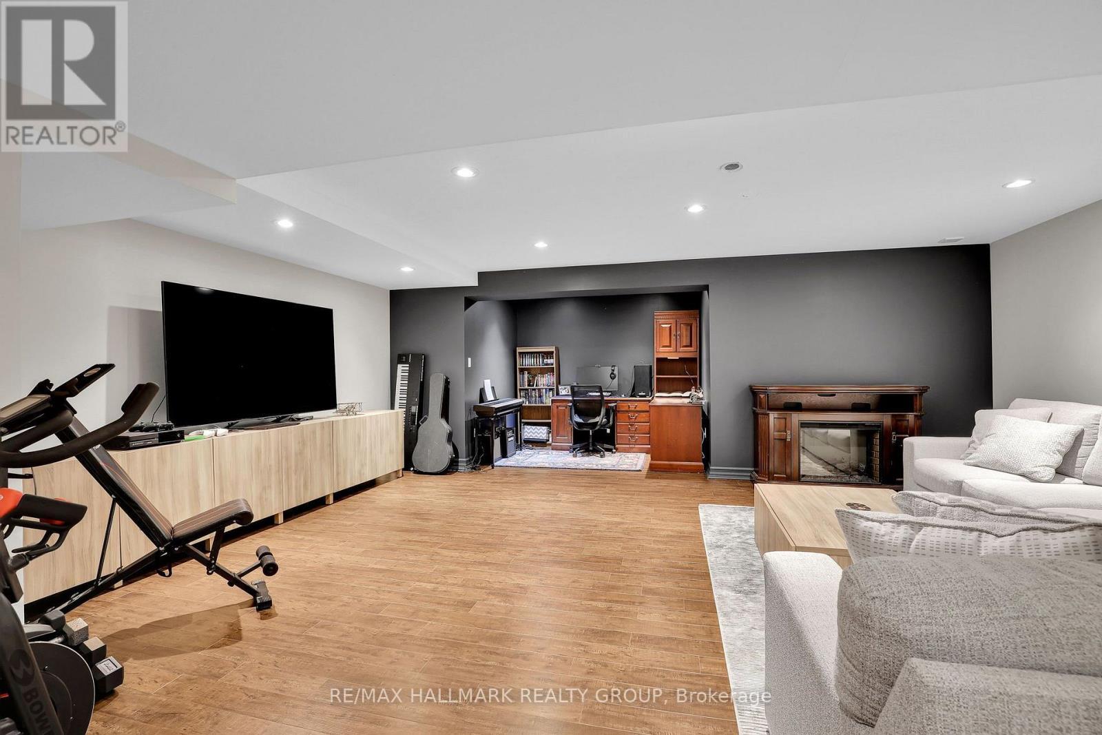 56 Golflinks Drive, Ottawa, ON