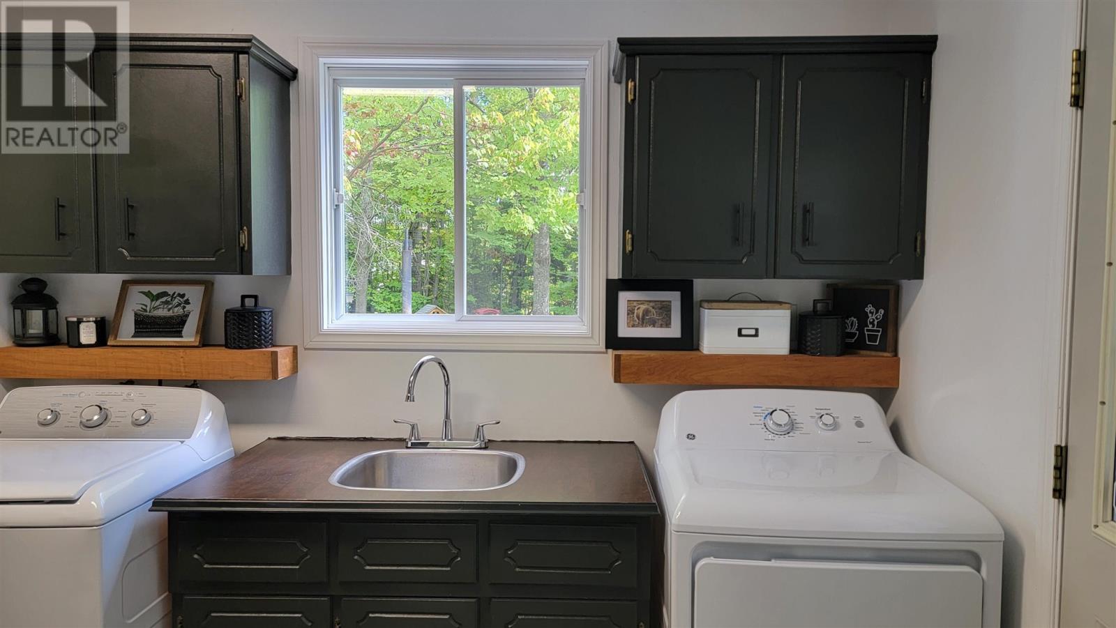 16 Maple Dr, Echo Bay, ON