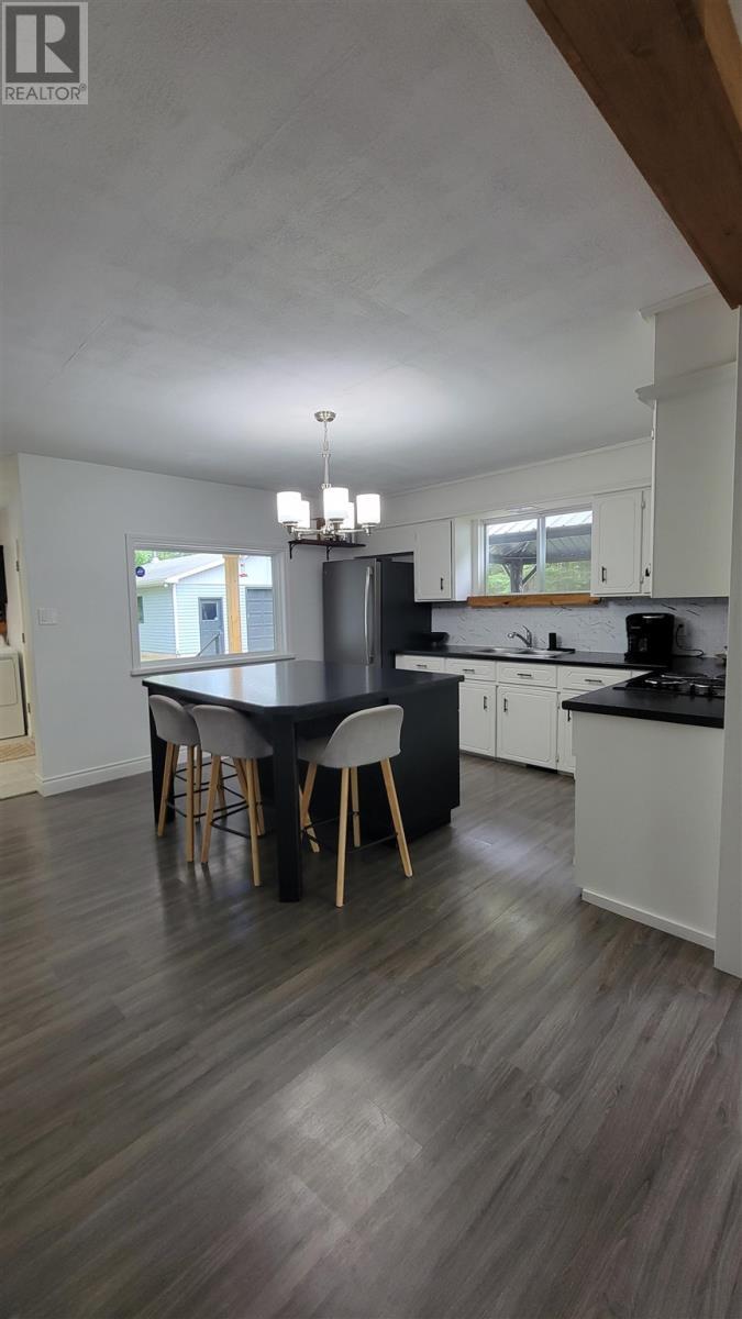 16 Maple Dr, Echo Bay, ON