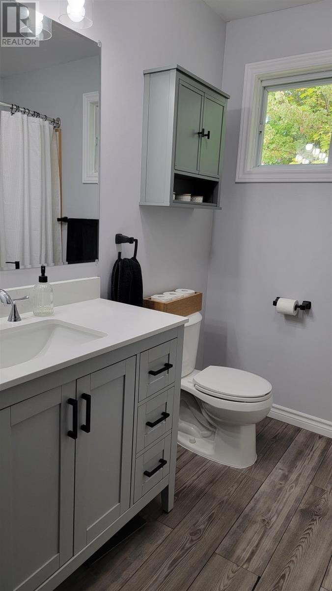16 Maple Dr, Echo Bay, ON