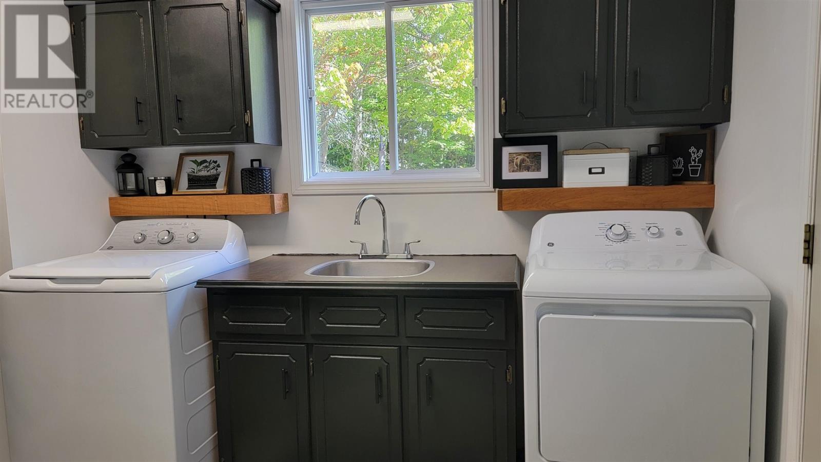 16 Maple Dr, Echo Bay, ON