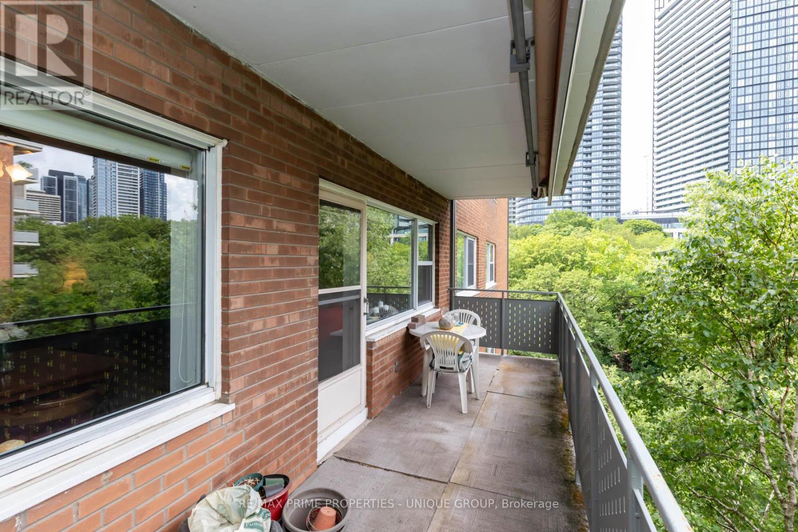 644 - 21 Dale Avenue, Toronto, ON