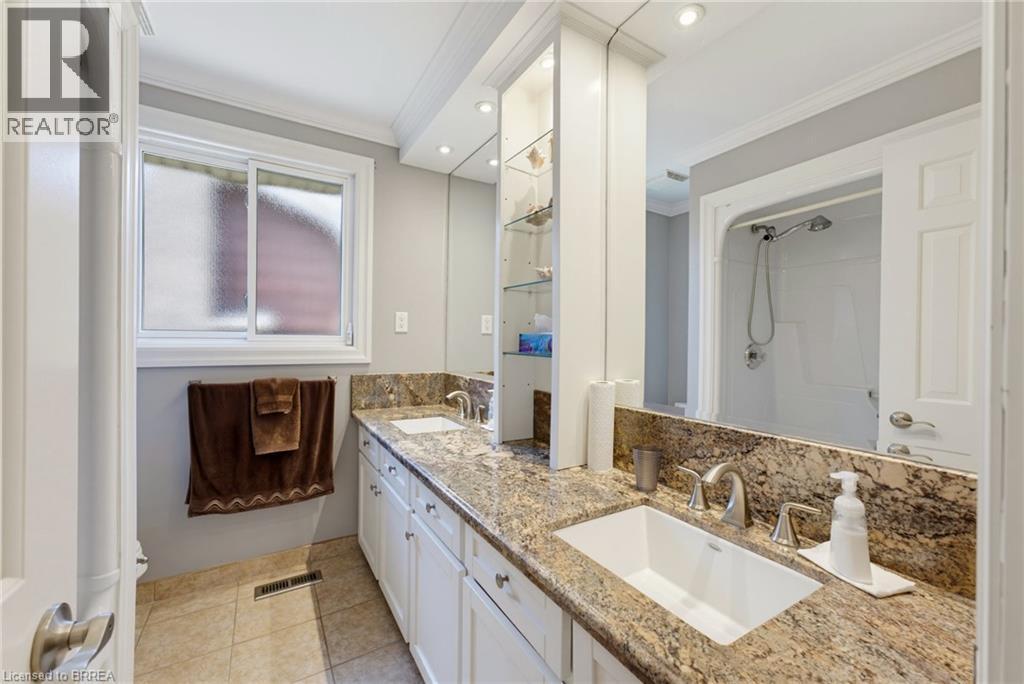 32 Wedgewood Drive, Brantford, ON