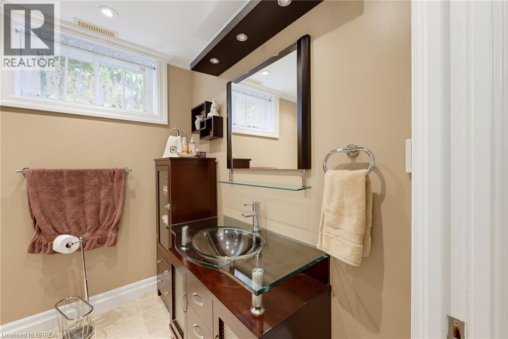 32 Wedgewood Drive, Brantford, ON