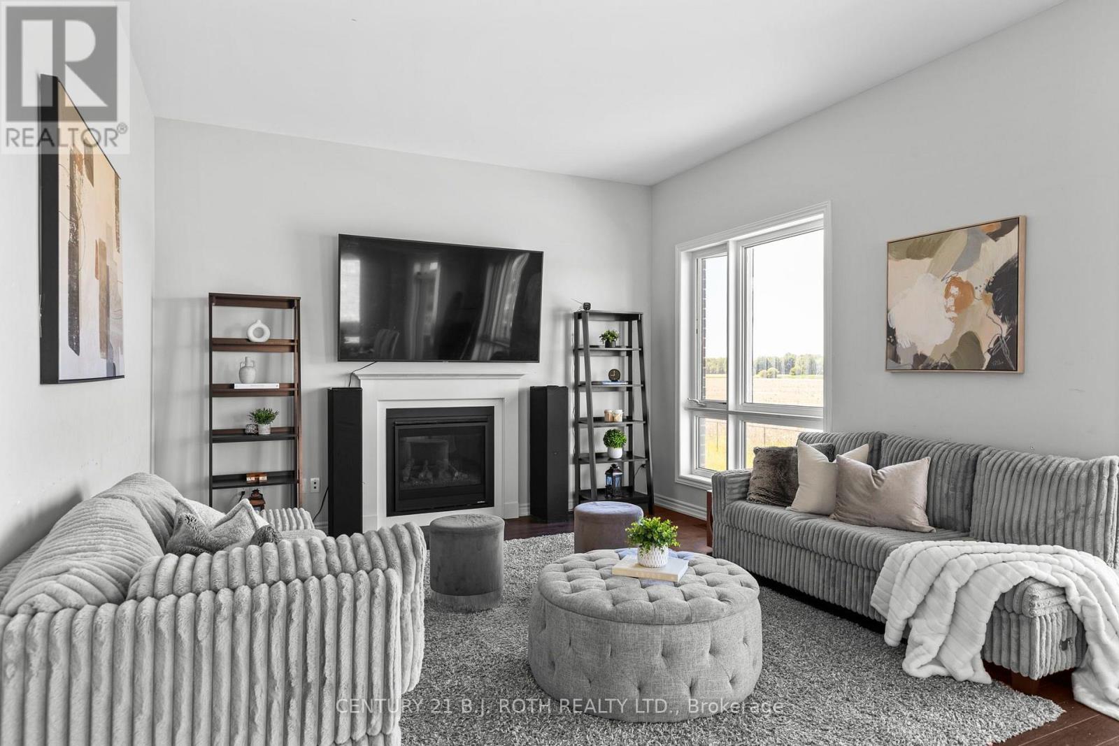 6 Henderson Street, Essa, ON