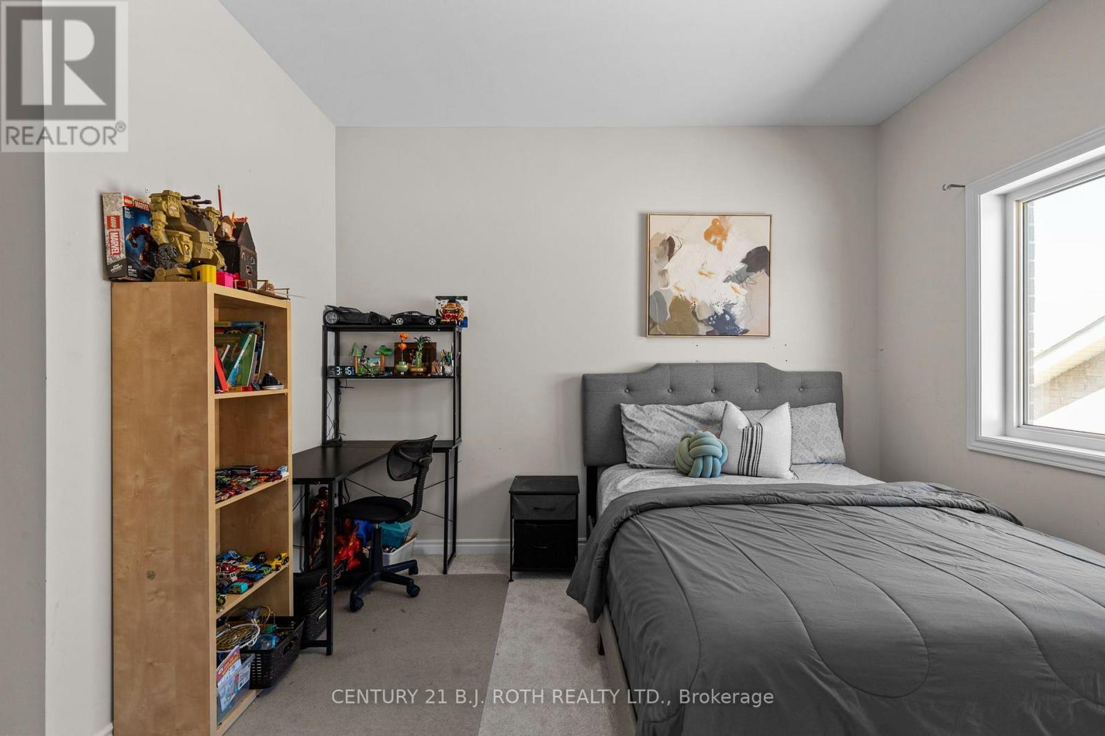 6 Henderson Street, Essa, ON