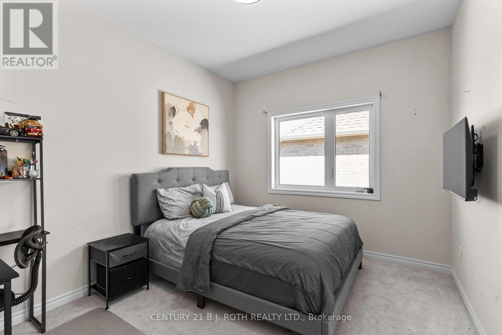 6 Henderson Street, Essa, ON