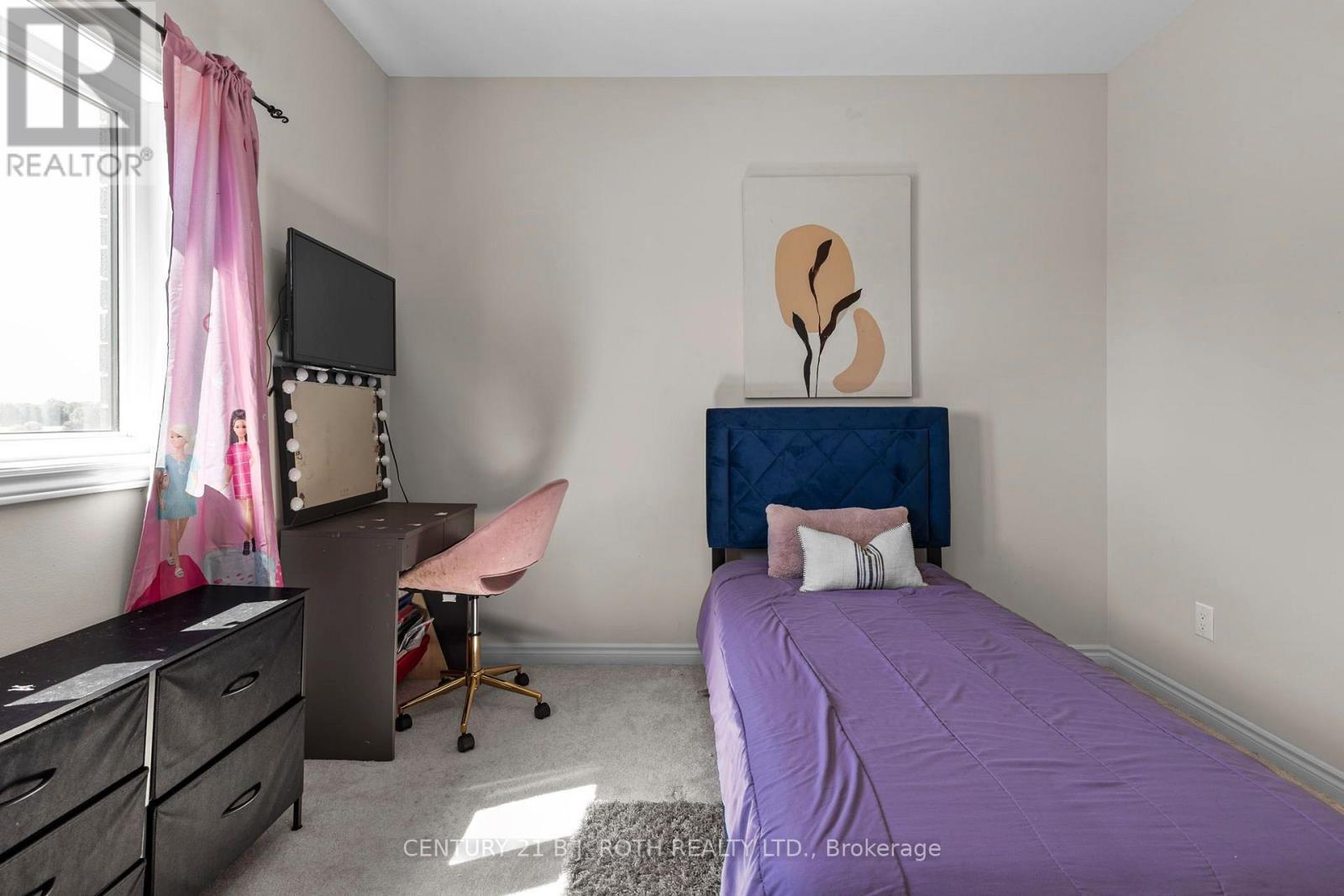 6 Henderson Street, Essa, ON