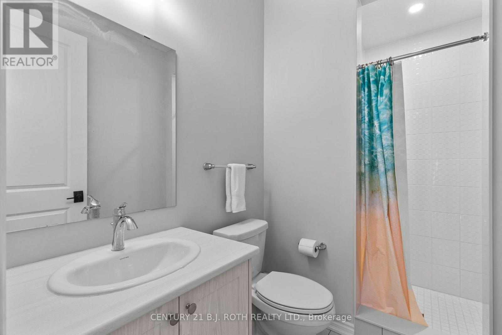 6 Henderson Street, Essa, ON